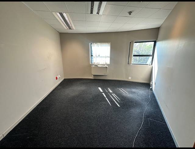 358M² OFFICE TO LET IN PARKTOWN